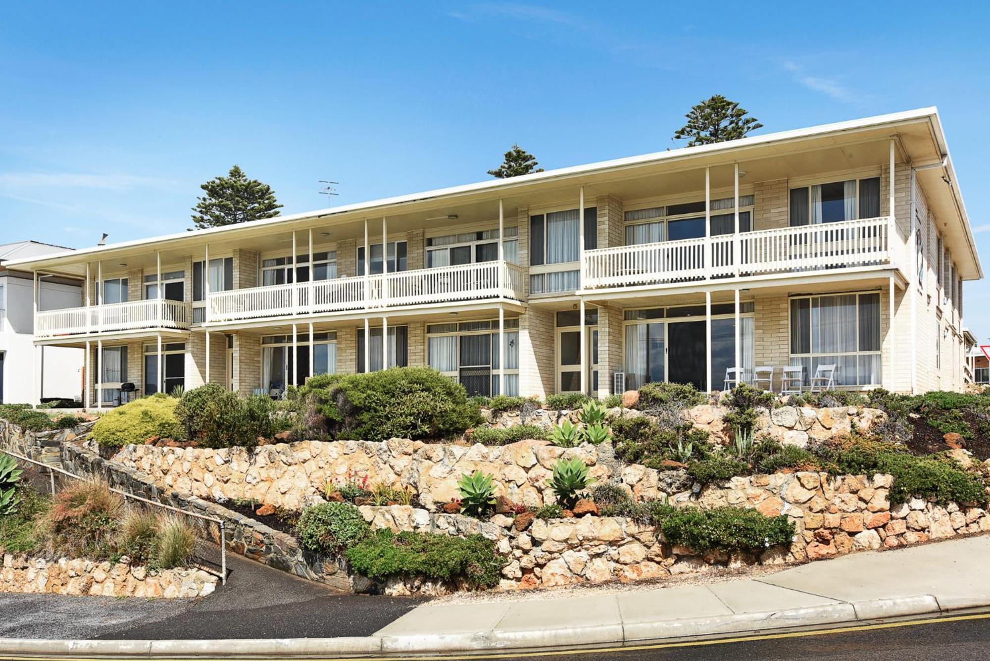 Dolphins Beachfront Apartment No 4 Порт-Елліот Екстер'єр фото